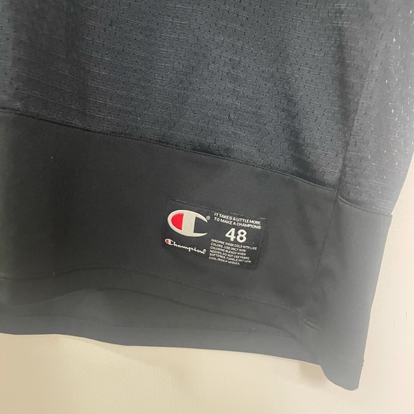 ◾️🟥◾️LIKE NEW Champion outfit ◾️🟥◾️ - Picture 2 of 7